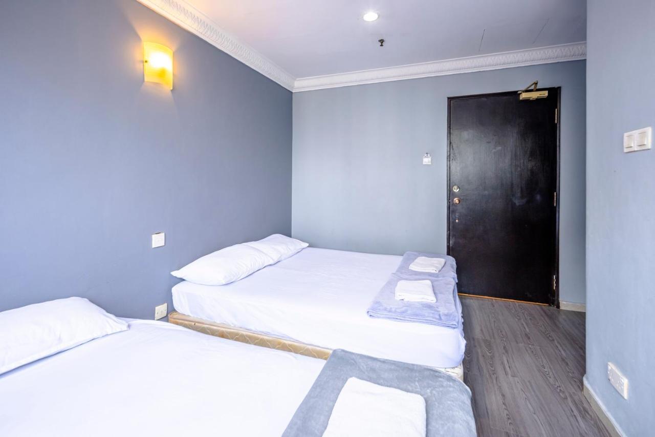Grand Triple Room